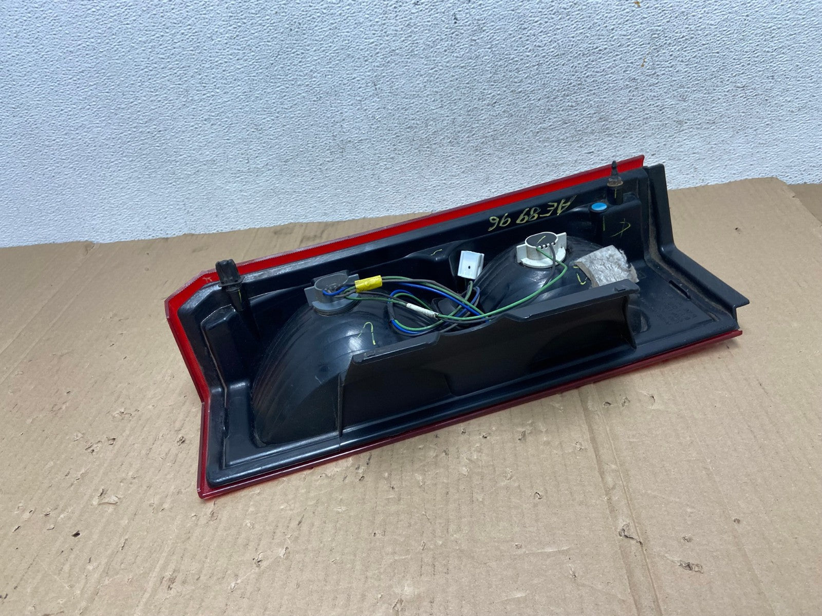 2006 to 2008 Hummer H3 Left Driver LH Side Tail Light AE8996 LK4