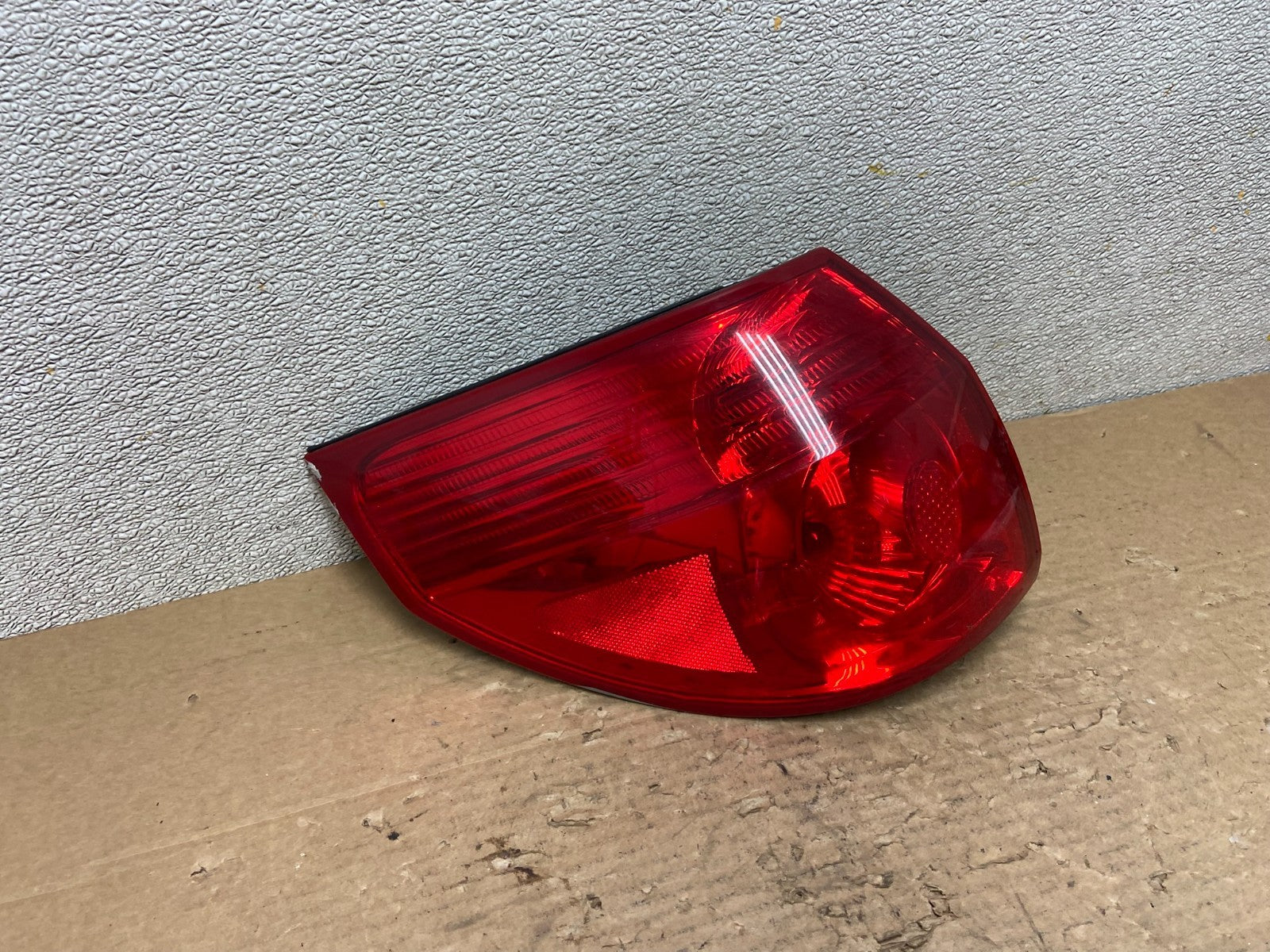 2006 to 2010 Toyota Sienna Left Driver LH Side Tail Light AB4901 LK2