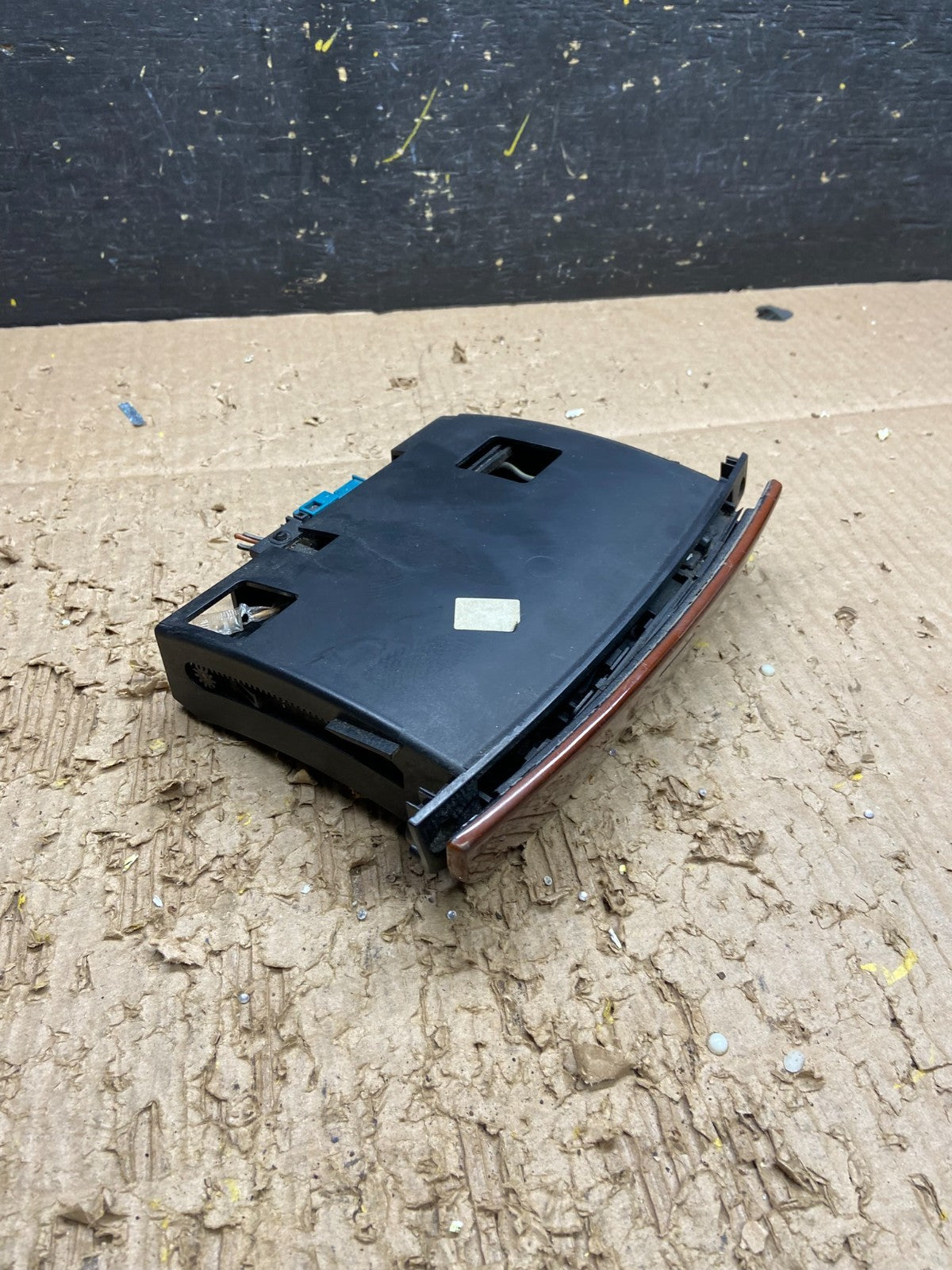 2000-2006 Mercedes S430 S500 Center Console Ash Tray Compartment OEM V7688 DG2