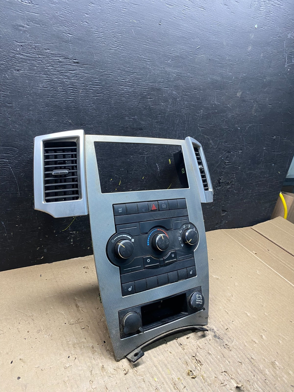 2008 to 2010 Jeep Grand Cherokee Center A/C Heater Climate Control T1619 DG1