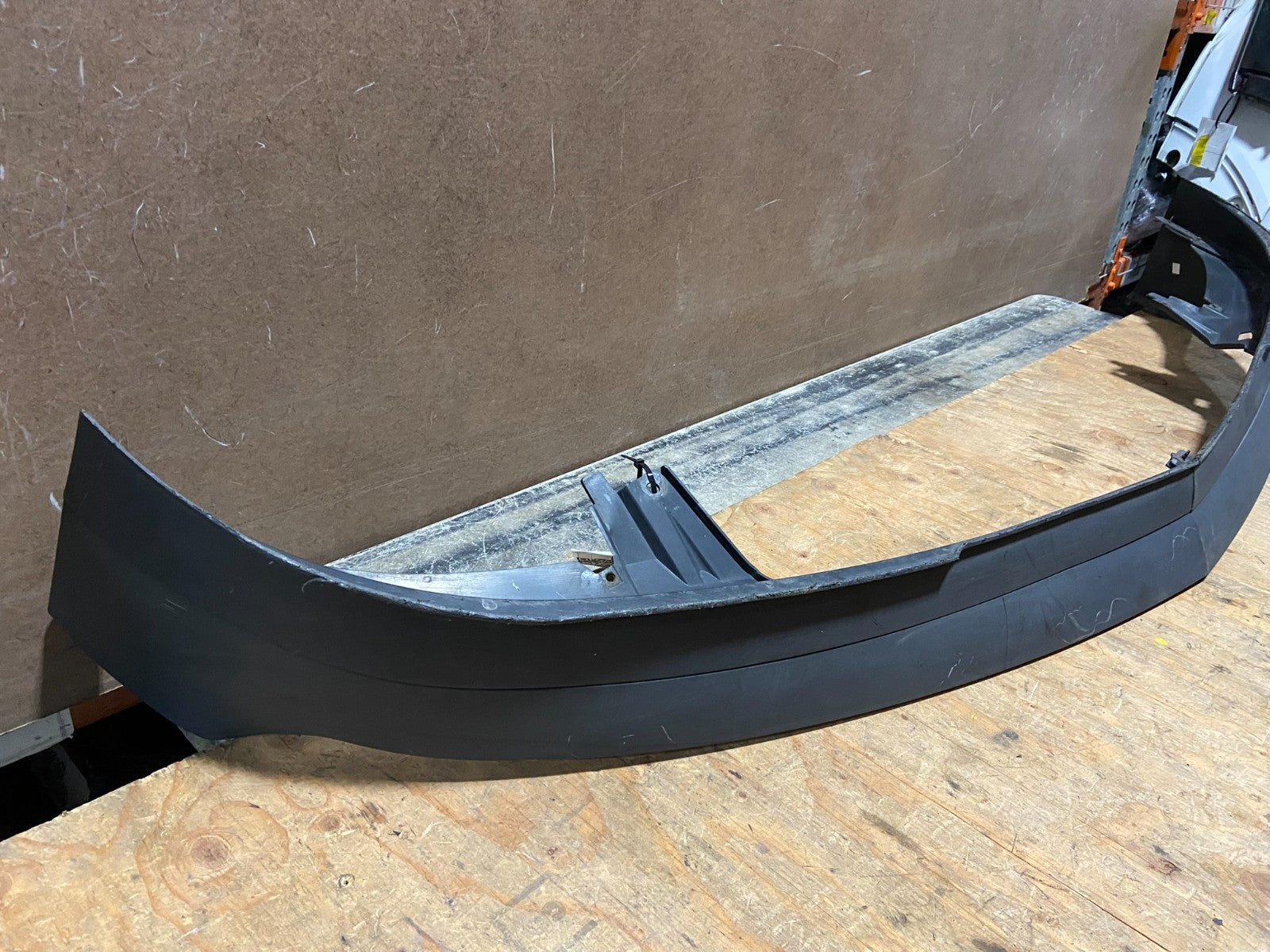 2013 to 2017 Chevrolet Traverse OEM Front Bumper Lower Valance 20983796 X96061