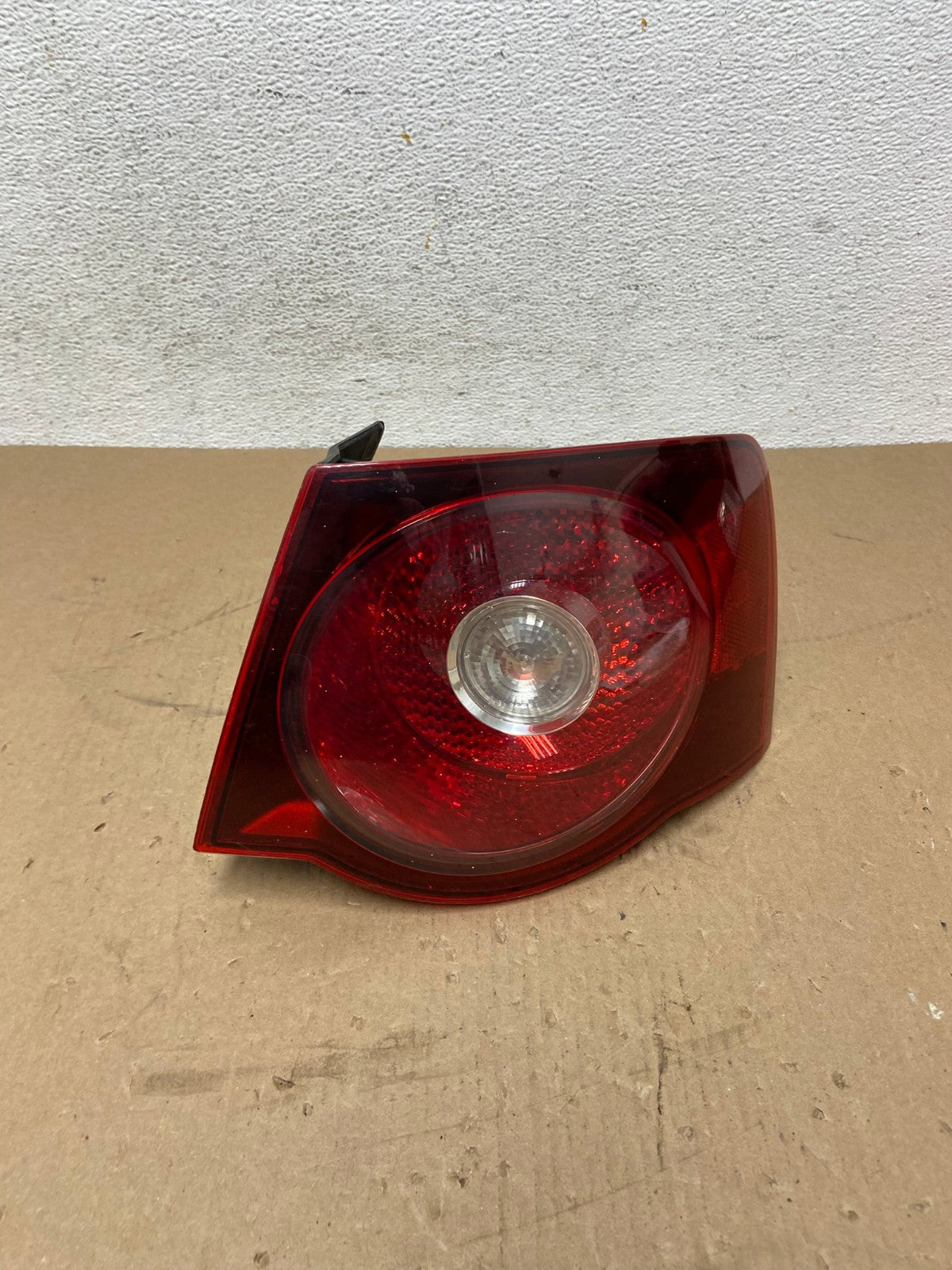 2008 2009 2010 Volkswagen Jetta Right Passenger RH Side Tail Light AD7687 LK0