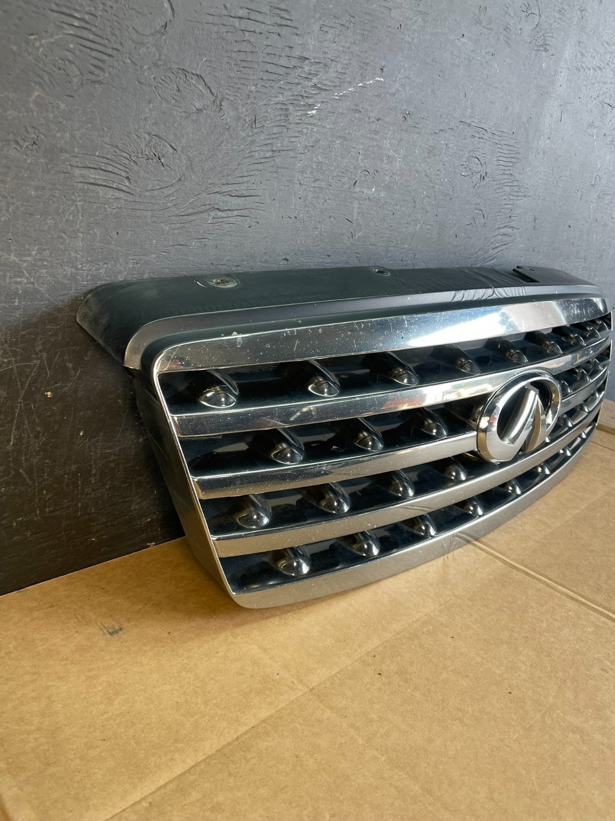 2006 2007 2008 Infiniti Fx35 Front Upper Grill Grille W/ Emblem AE0818 DG2