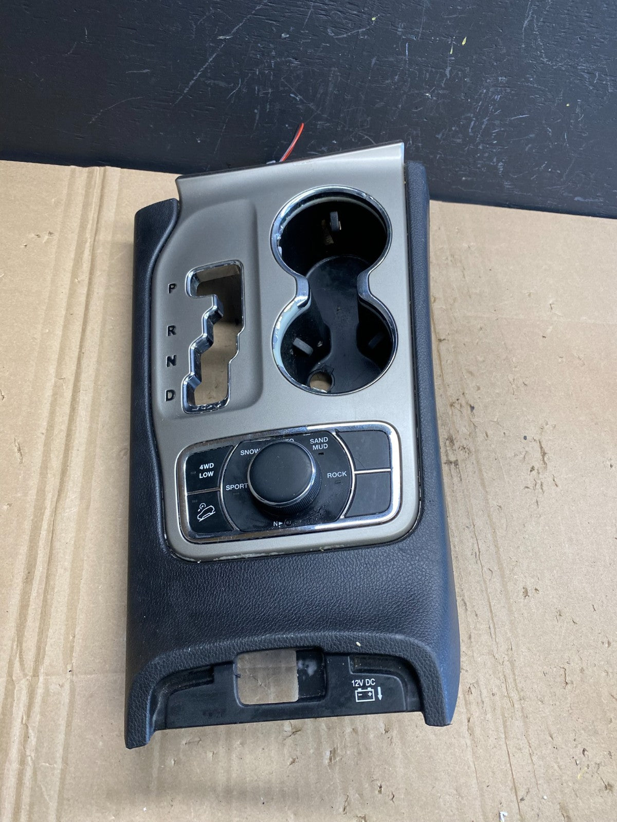 2011-2013 Jeep Grand Cherokee Center Console Shifter Cup Holder Bezel AB8957 DG0