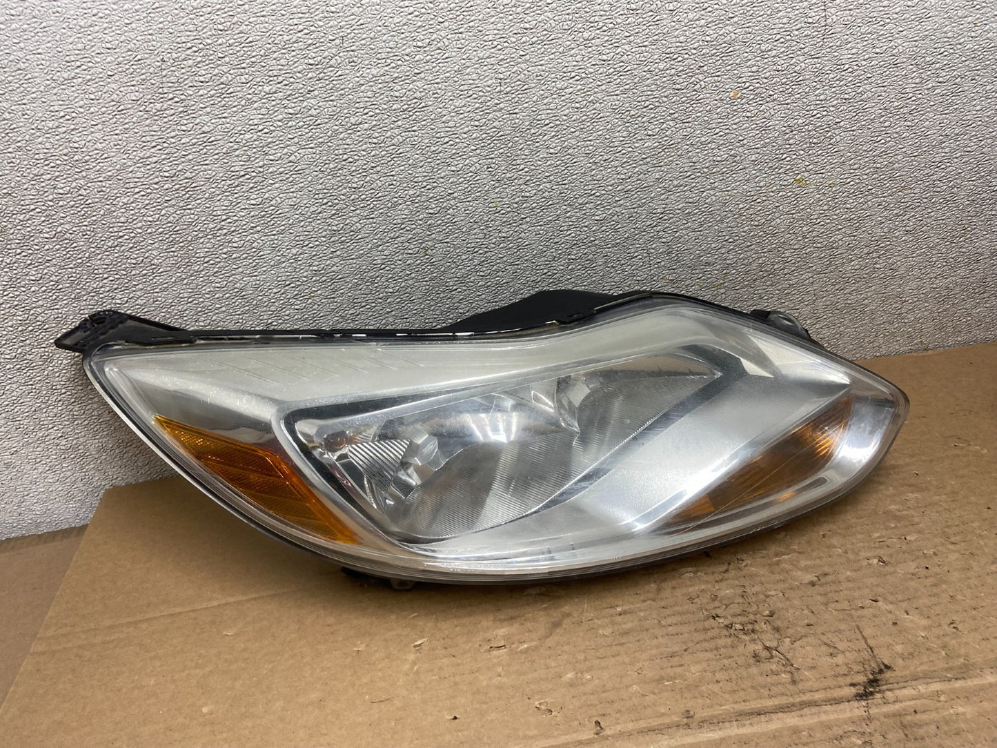2012 2013 2014 Ford Focus Right Passenger Rh Side Headlight Oem AB4630 DW0