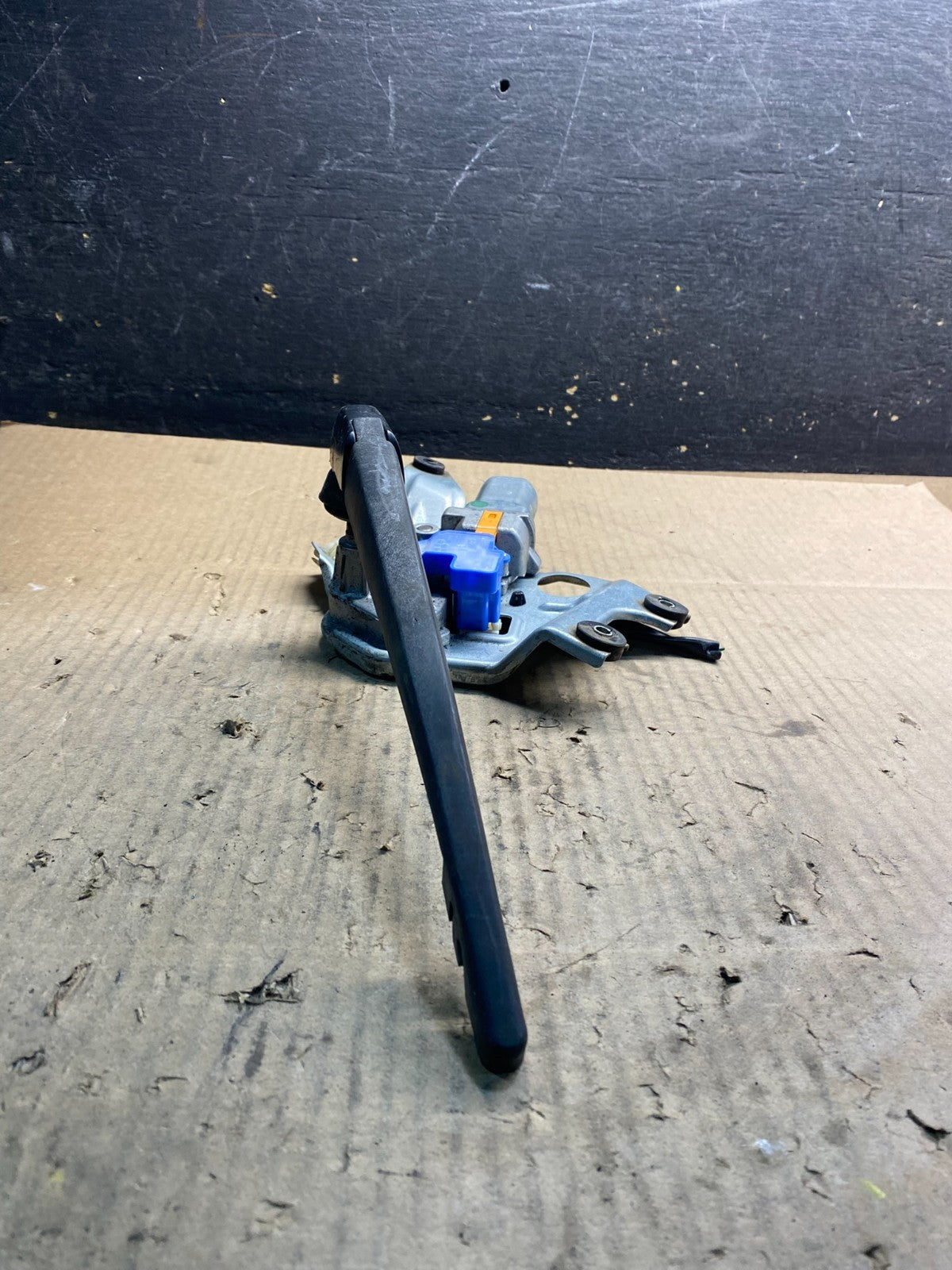 2010 to 2014 Subaru Legacy Outback Rear Wiper Motor Z4824 PS3