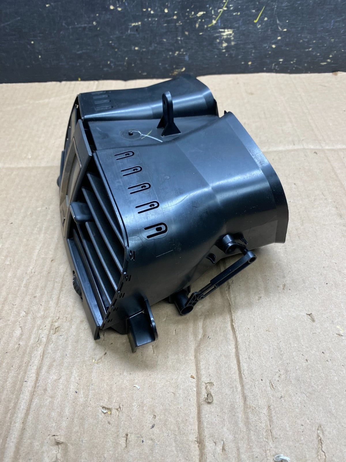 2007 to 2009 Cadillac SRX Front Center Dash Clock Air Vent AA4712 DG2