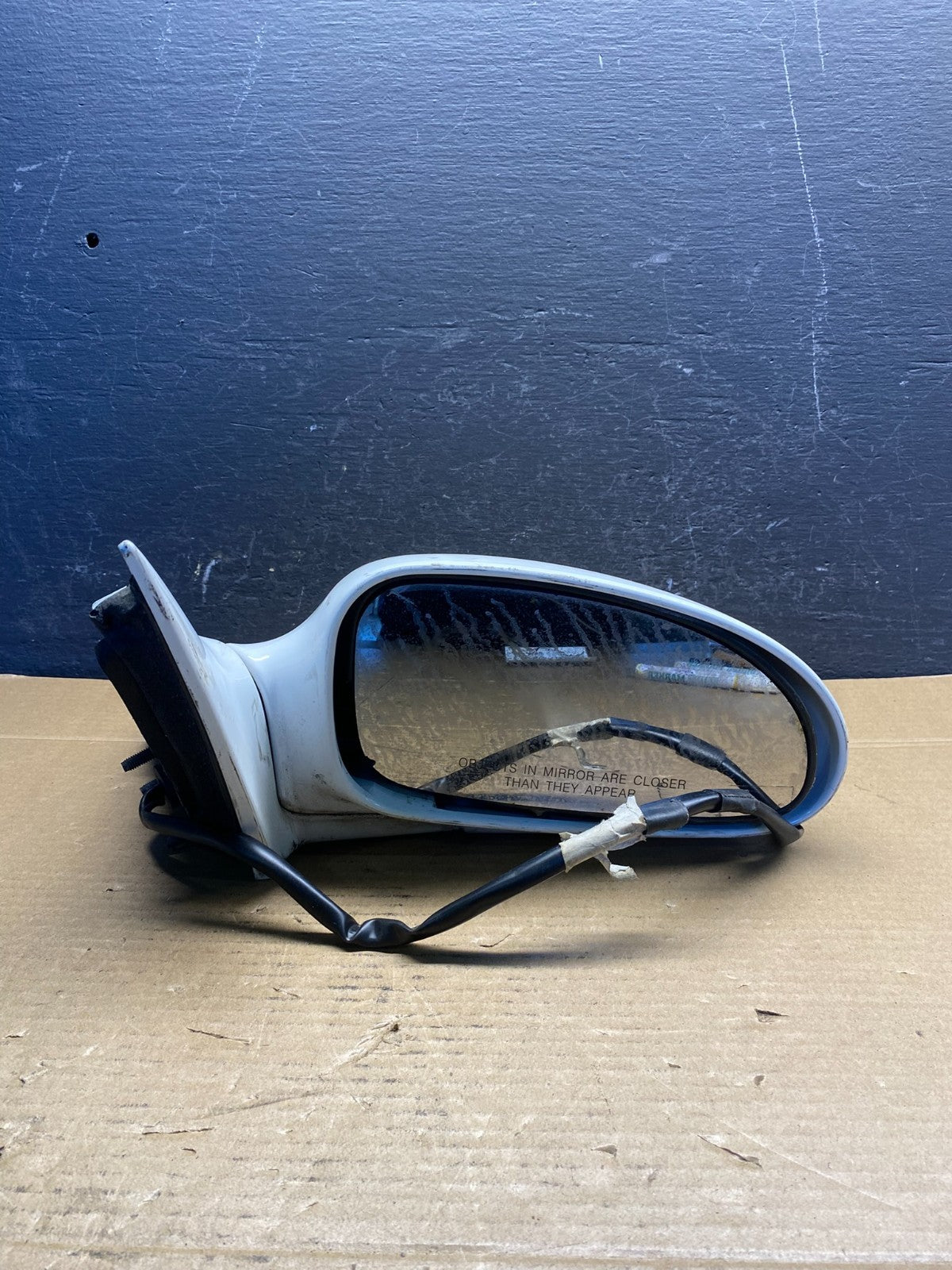 2000 - 2005 Buick LeSabre Right Passenger RH Side Door View Mirror AD6647 DW9