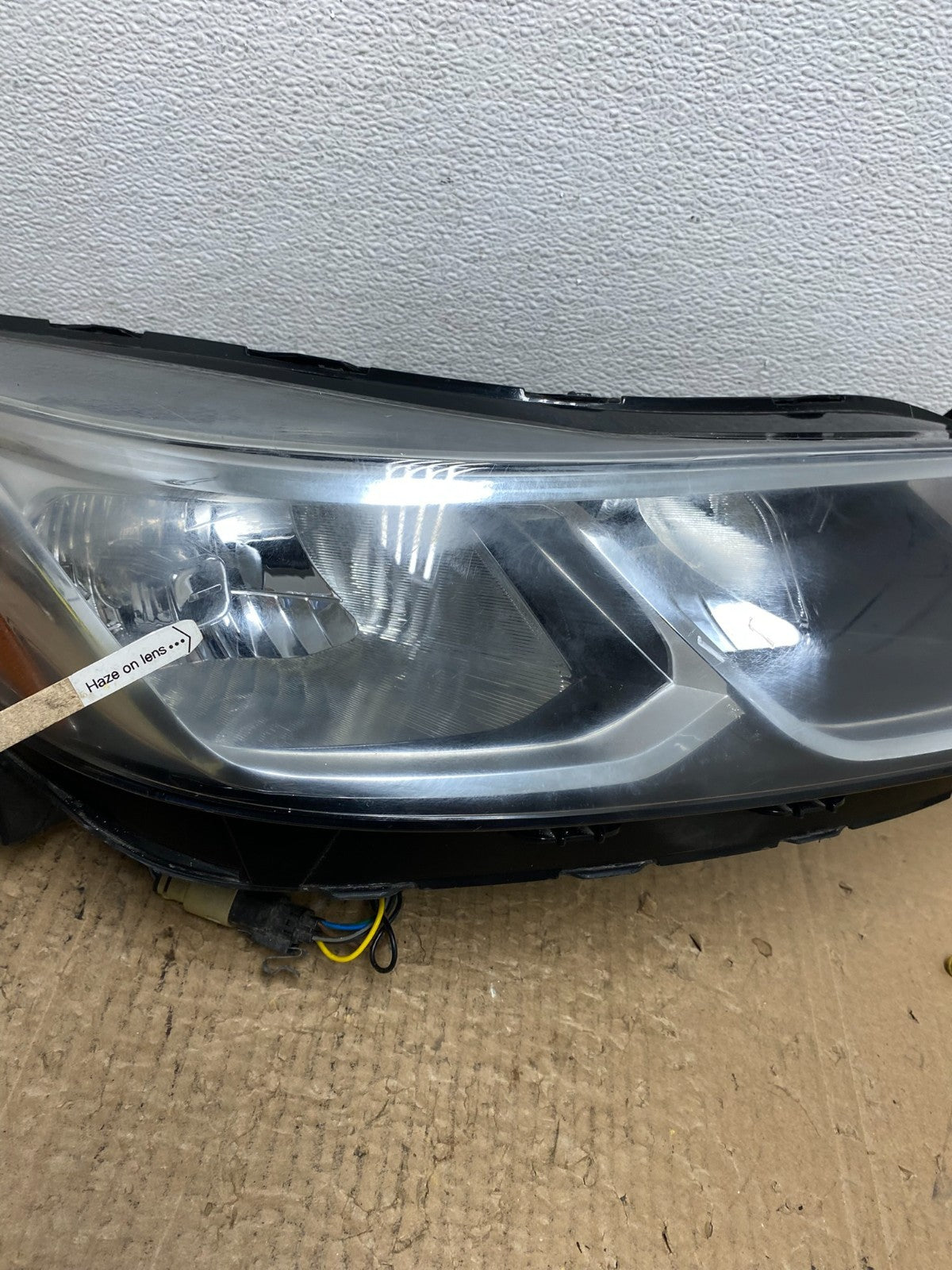 2016 to 2019 Chevrolet Cruze Right Passenger Halogen Headlight Oem AC3995 DW4