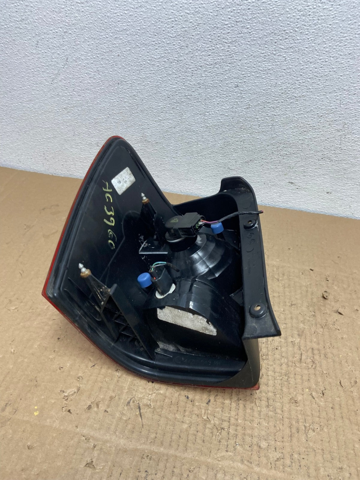 2008 2011 Mazda Tribute Right Passenger Rh Side Tail Light AC3960 LK6