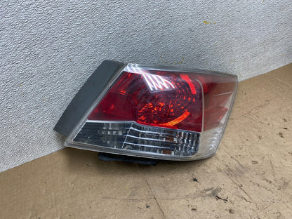 2008 to 2012 Honda Accord Sedan Tail light Right Passenger RH Side X2137 DW2