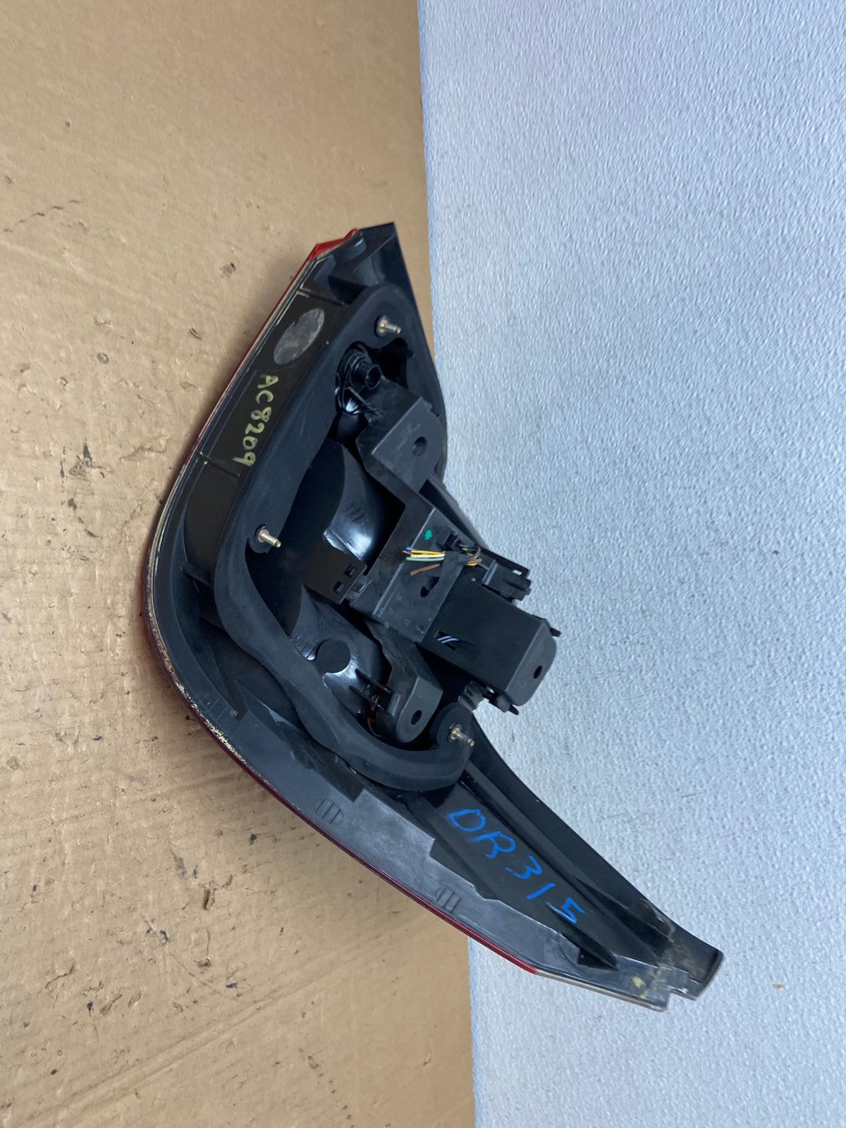 2004 - 2007 BMW 5 Series E60 Left Driver LH Side Tail Light AC8209 LK6
