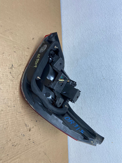 2004 - 2007 BMW 5 Series E60 Left Driver LH Side Tail Light AC8209 LK6
