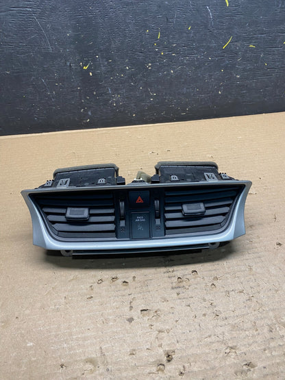 2013 to 2015 Nissan Sentra Air Vents Top Dash Center W/Hazzard Switch S2906 DG0
