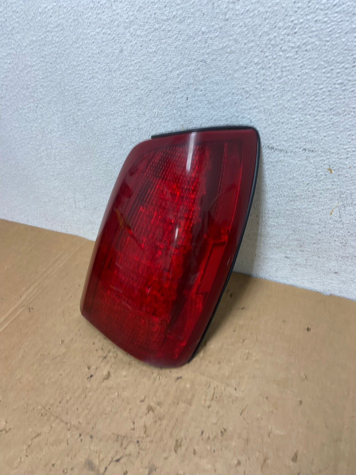 2000 to 2005 Cadillac Deville Right Passenger Rh Side Tail Light AD3283 LK1