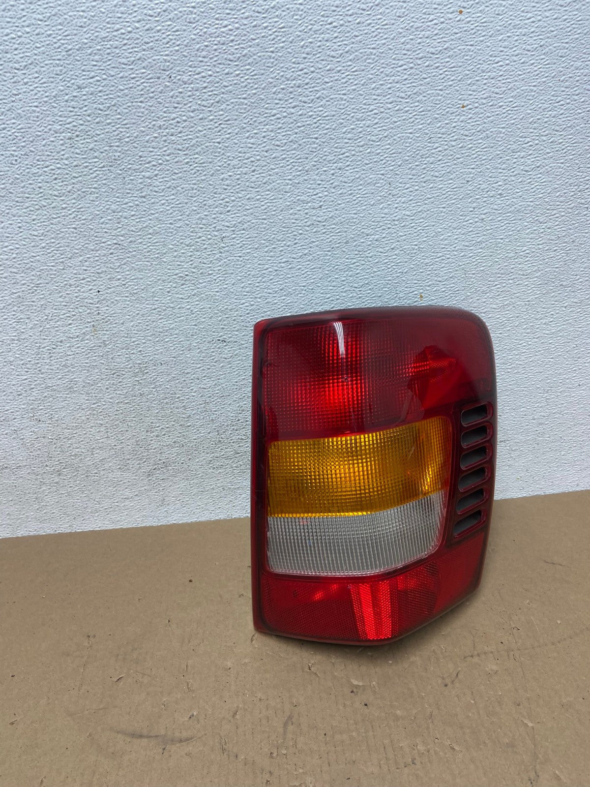 1999-2004 Jeep Grand Cherokee WJ Right Passenger Rh Tail Light AD6534 LK0