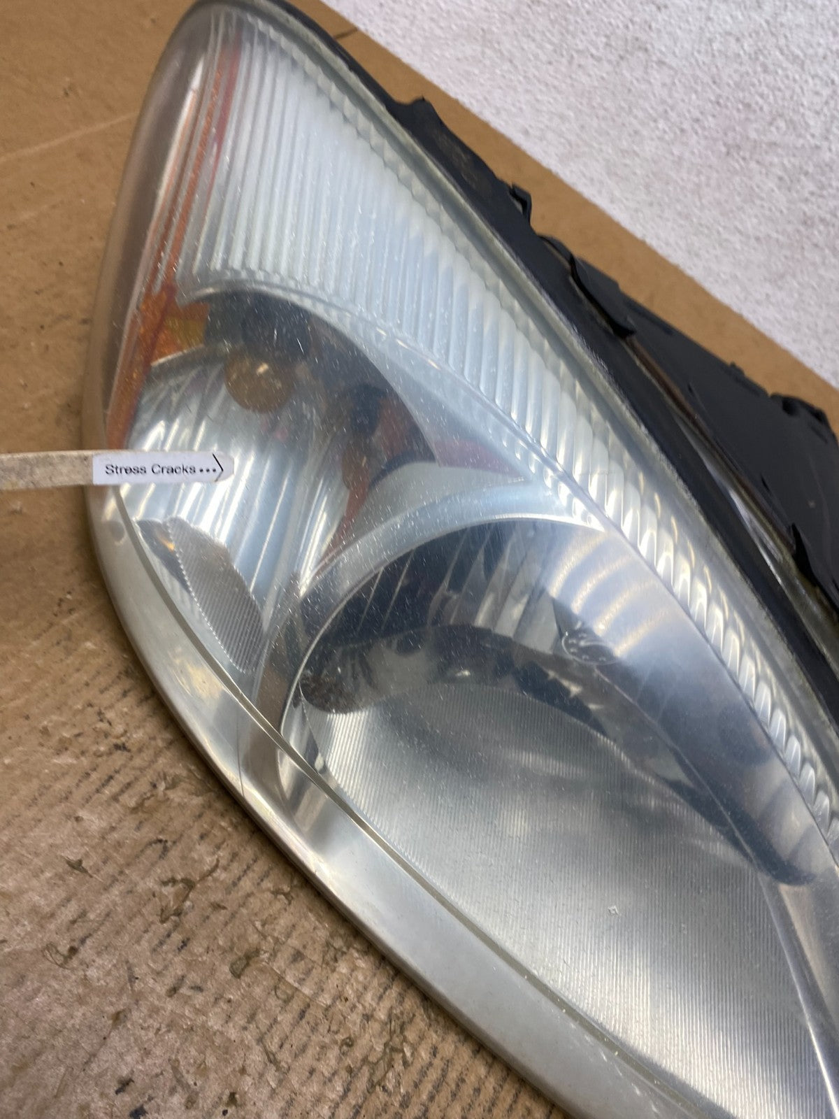 2000 to 2007 Ford Taurus Right Passenger RH Side Halogen Headlight AE2793 DW4