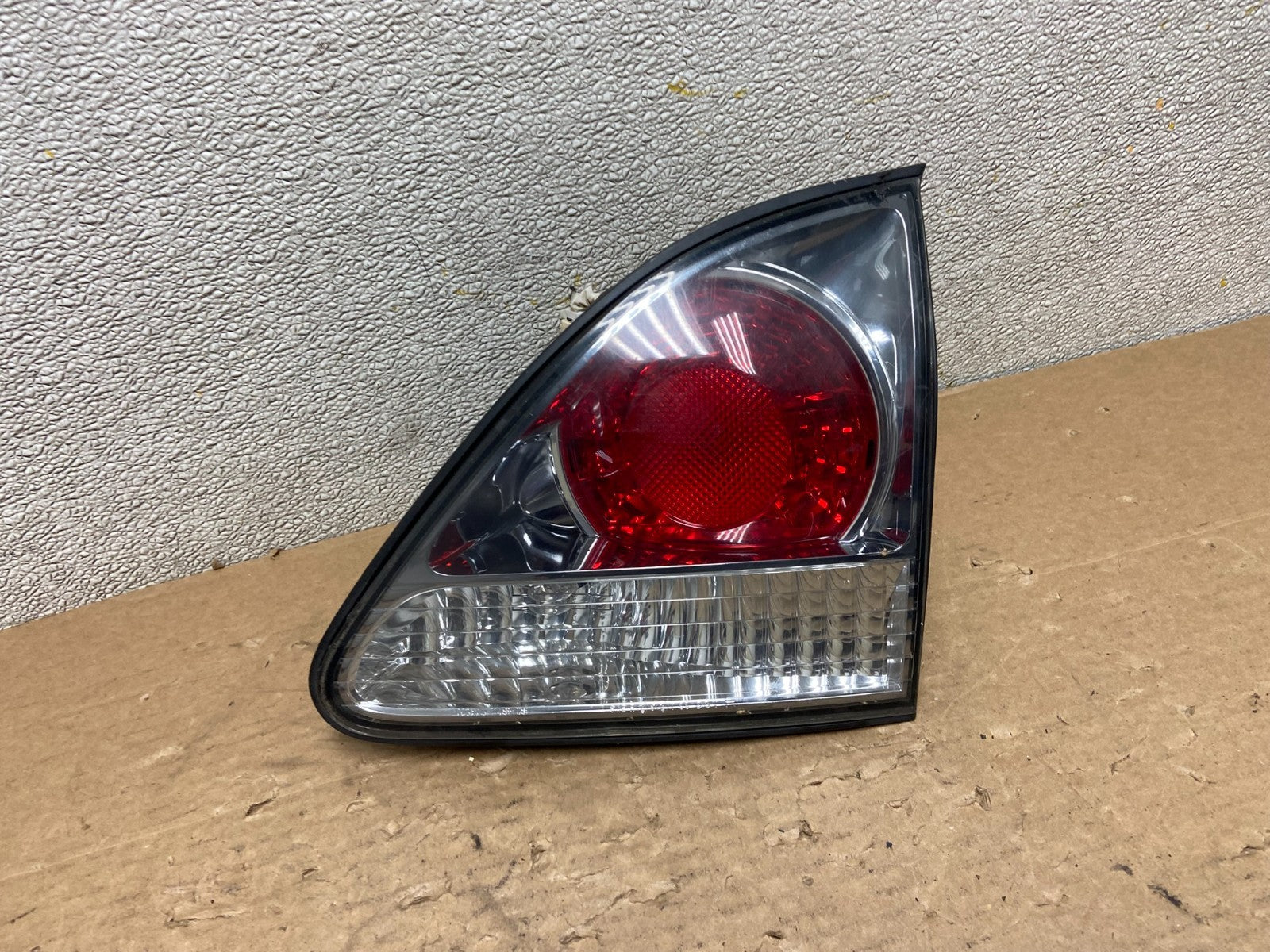 2000-2003 Lexus RX300 Right Passenger Side Rear Inner Tail Light Oem AB4803 LK0