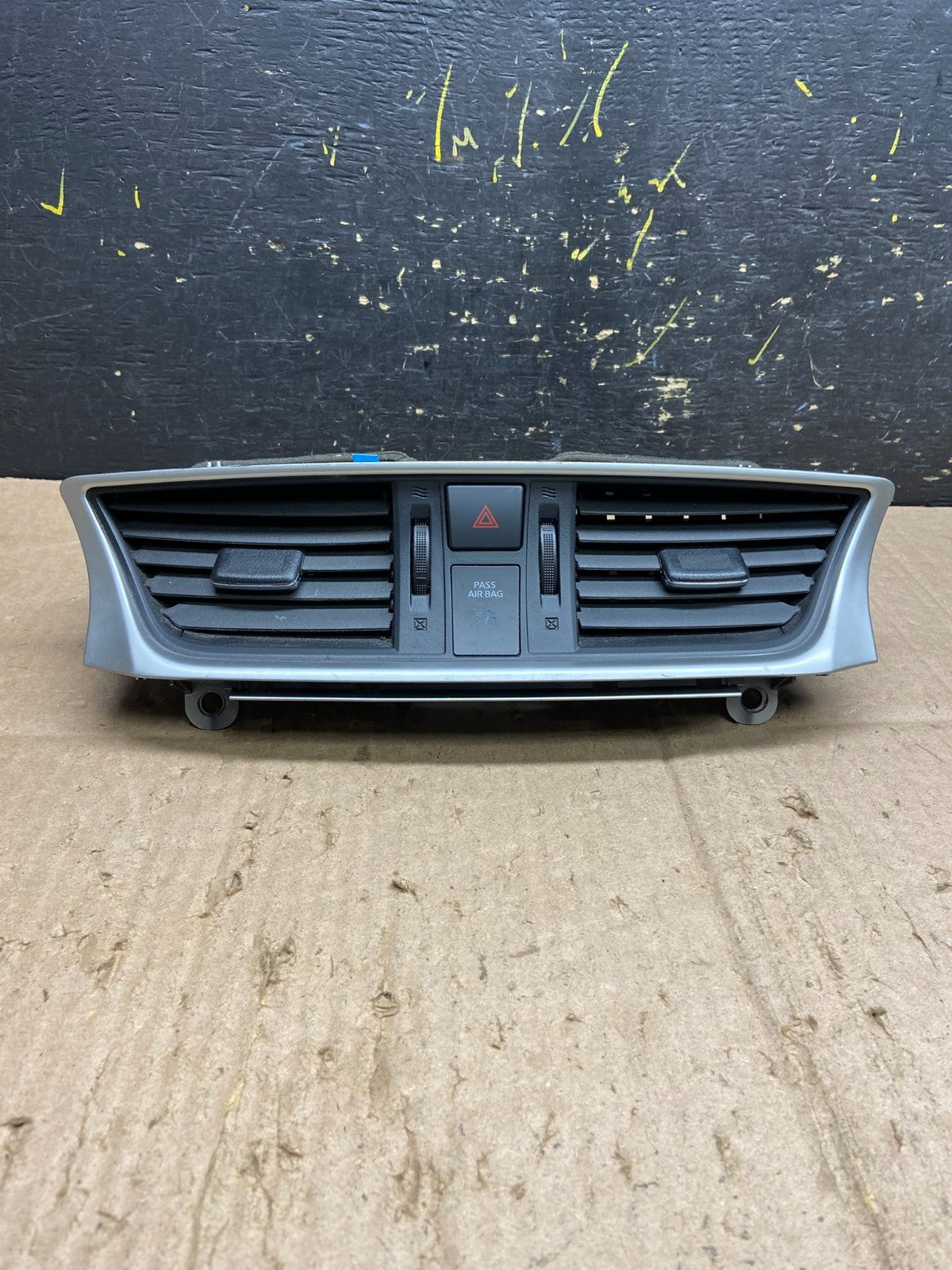 2016 to 2019 Nissan Sentra Air Vents Top Dash Center W/Hazzard Switch AB1798 DG0