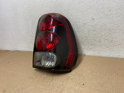 2002 to 2009 Chevrolet Trailblazer Right Passenger Rh Side Tail Light AG7988 LK2