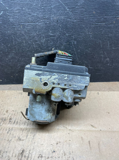 1996 to 1999 Mercedes E320 E420 ABS Anti Lock Brake Pump R9311 DG0