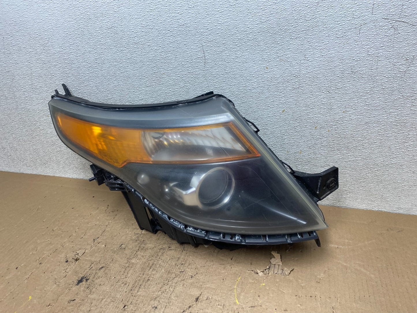 2011 to 2015 Ford Explorer Police Right Passenger Halogen Headlight Oem S1639 DW1