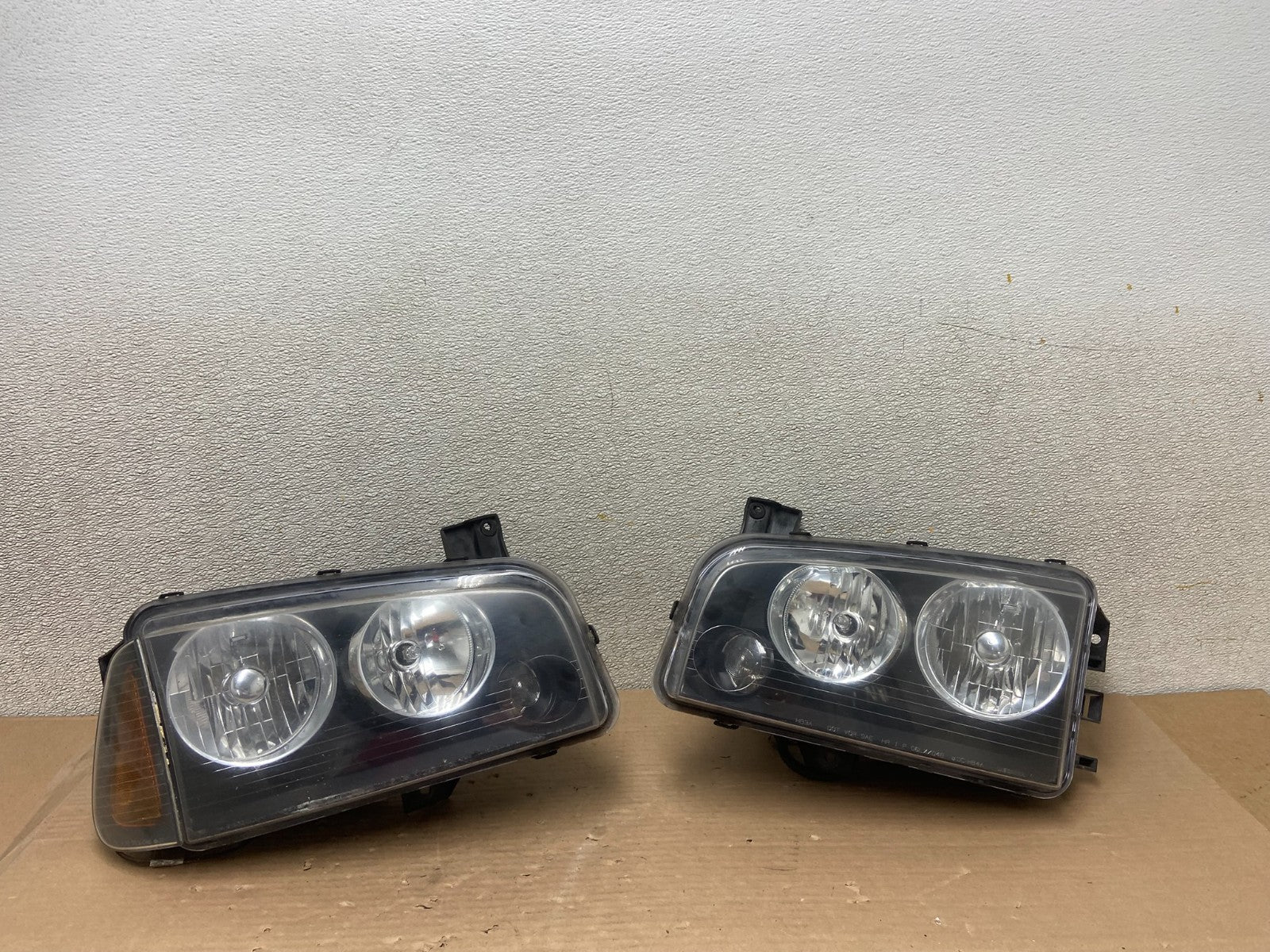 2007 to 2010 Dodge Charger Left+Right Set Side Headlights AA8767 DW0