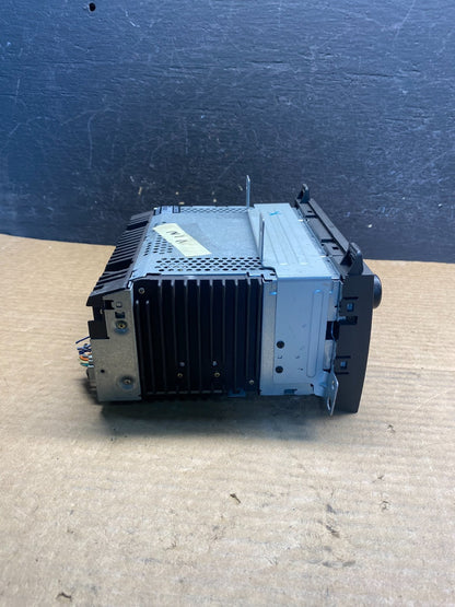 2003 - 2010 Lincoln Town Car AM/FM Radio CD Player af7828 DG2