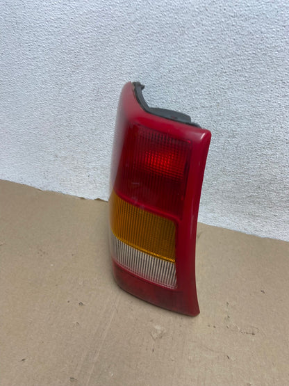1999 - 2004 Jeep Grand Cherokee WJ Left Driver Lh Tail Light AG6828 LK1