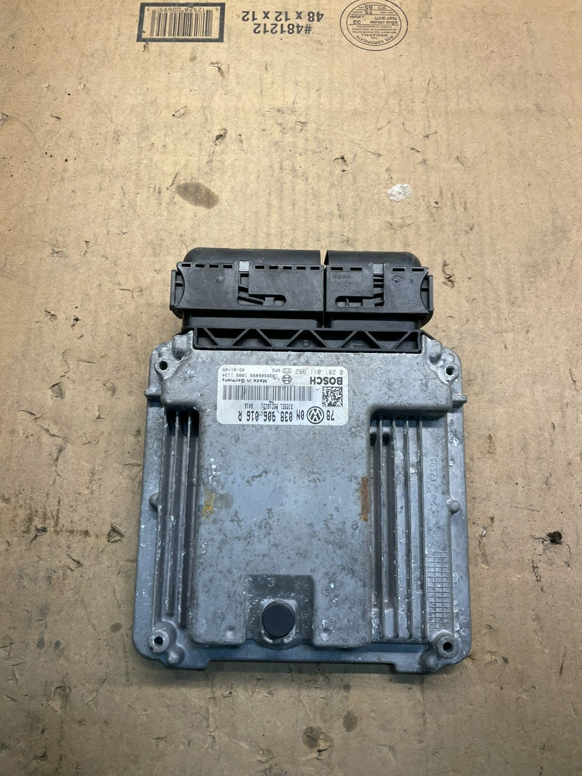 2004 2005 Volkswagen Passat ECM Engine Control Unit ECU OEM W4239 DG0