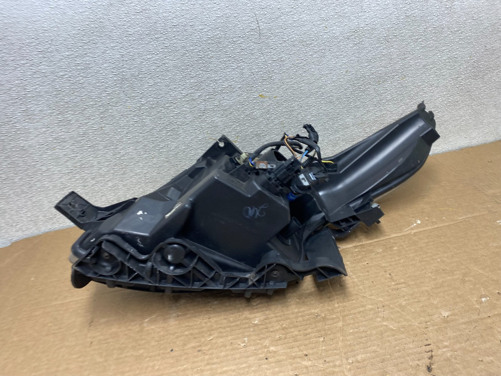 2011 to 2015 Ford Explorer Right Passenger Halogen Headlight Oem Z1508 PS8