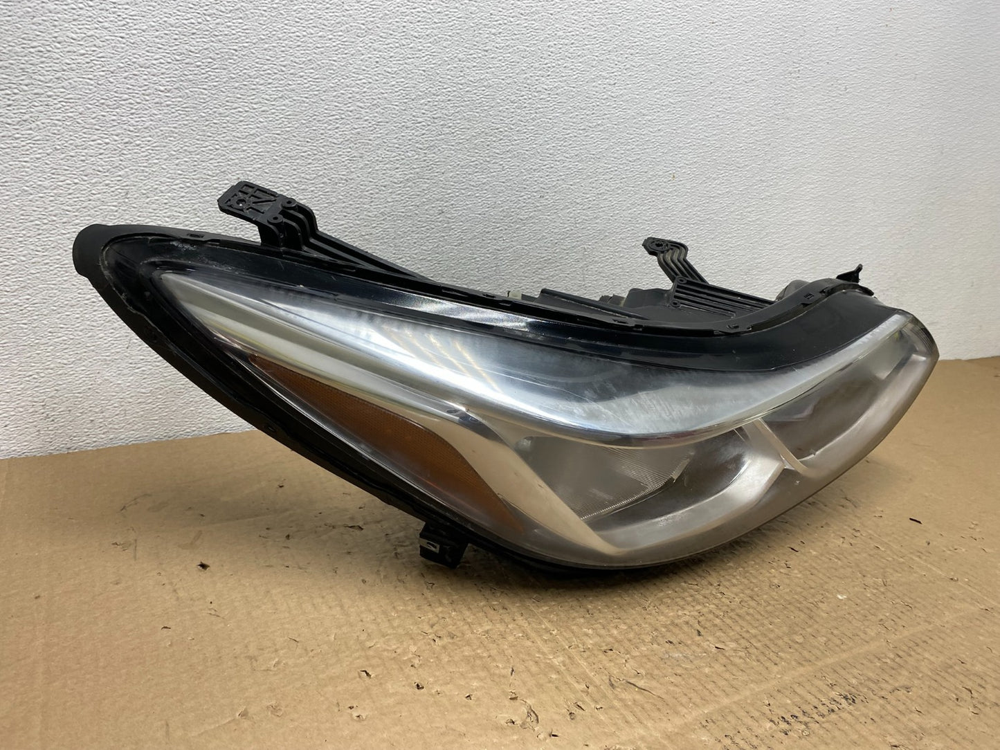 2016 to 2019 Chevrolet Cruze Right Passenger Halogen Headlight Oem AC3995 DW2
