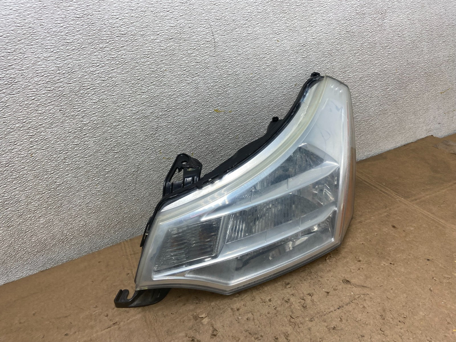2008 2009 2010 2011 Ford Focus Left Driver Lh Headlight Halogen Oem Y8224 DW2