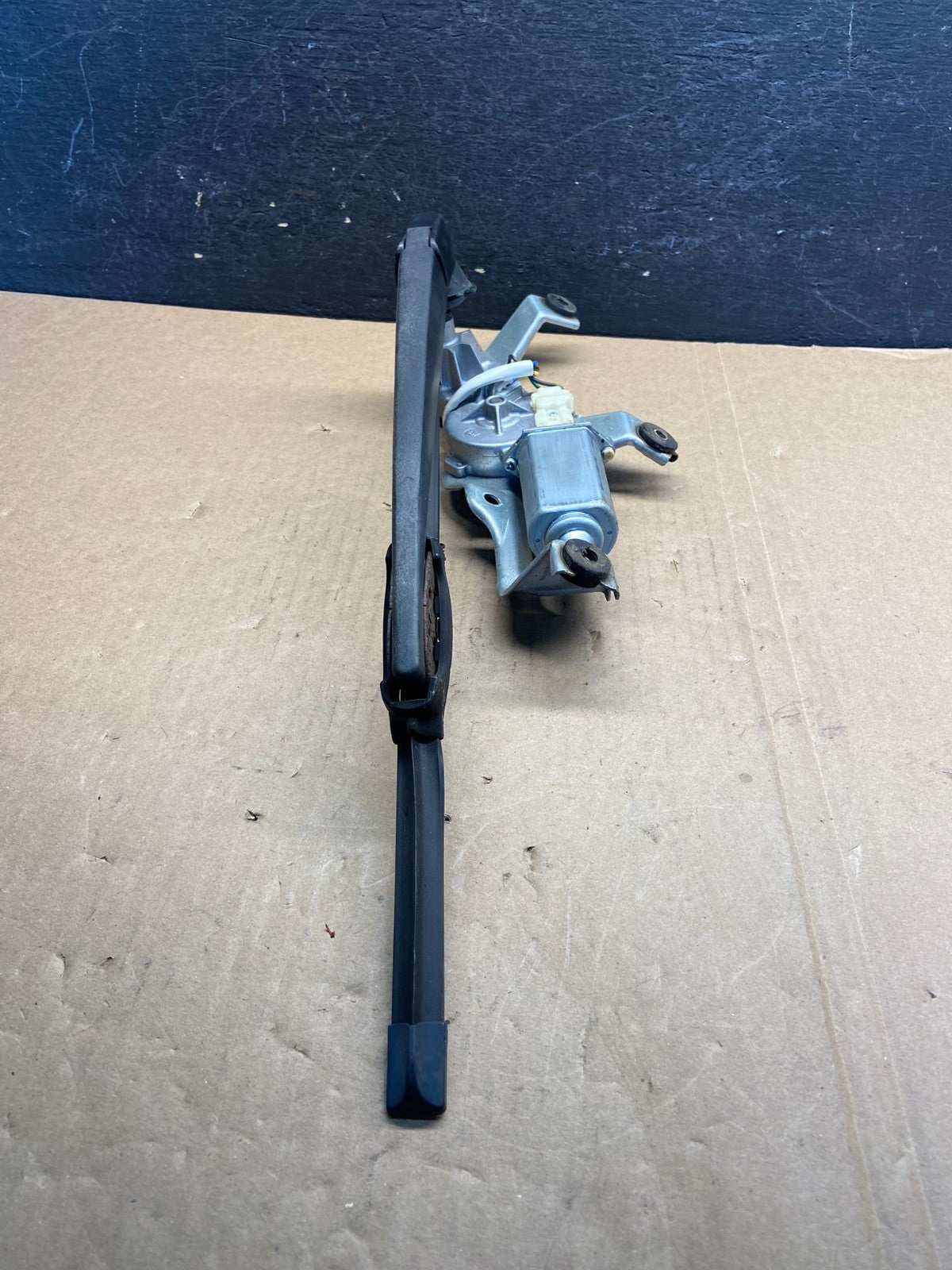 2005 to 2009 Subaru Legacy Outback Rear Windshield Wiper Motor AG16022