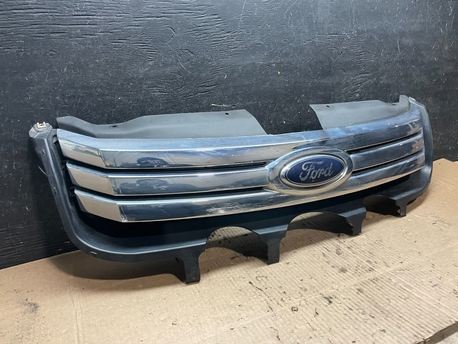 2006-2009 Ford Fusion Upper Grill Grille With Emblem  Oem X9801 DG1