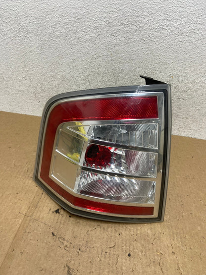 2007 to 2010 Ford Edge Tail light Left Driver Side AF9862 LK0