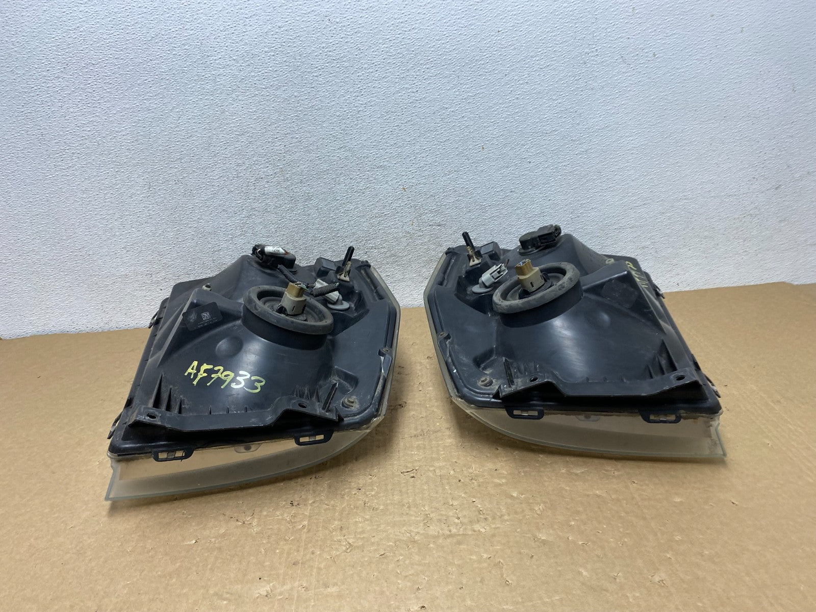 2008-2014 Ford Econoline E150 E250 E350 Left+Right Headlights AF7933 DW10