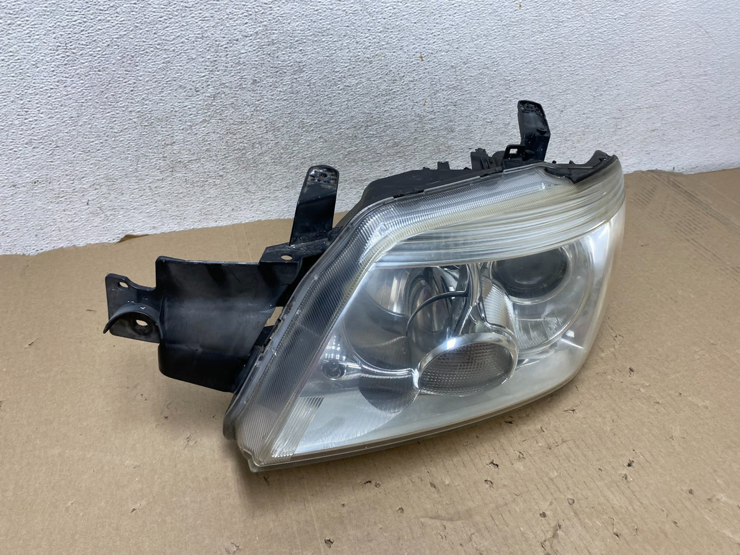Halogen 2005-2006 Mitsubishi Outlander Left Driver LH Headlight AG6919 DW2