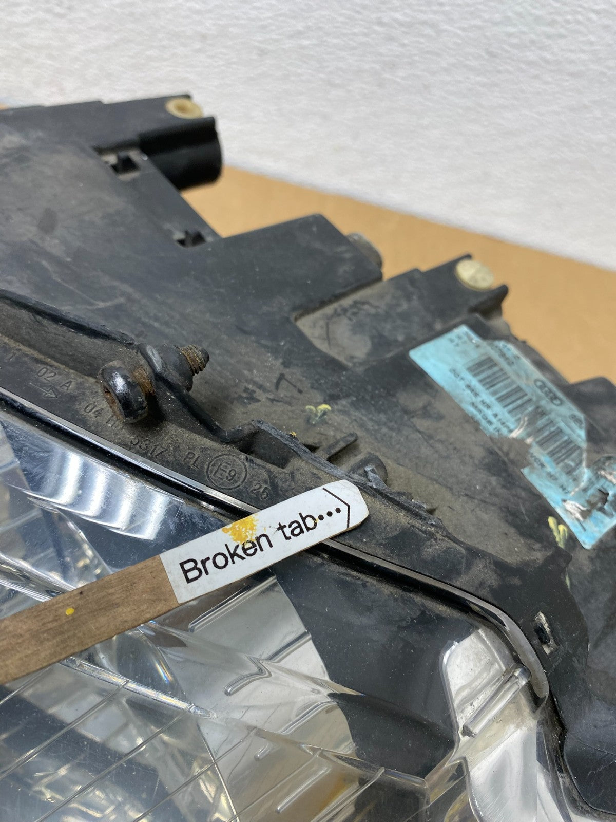 2002-2005 Audi A4 Sedan Left+Right Side Halogen Headlights AC7710 DW8