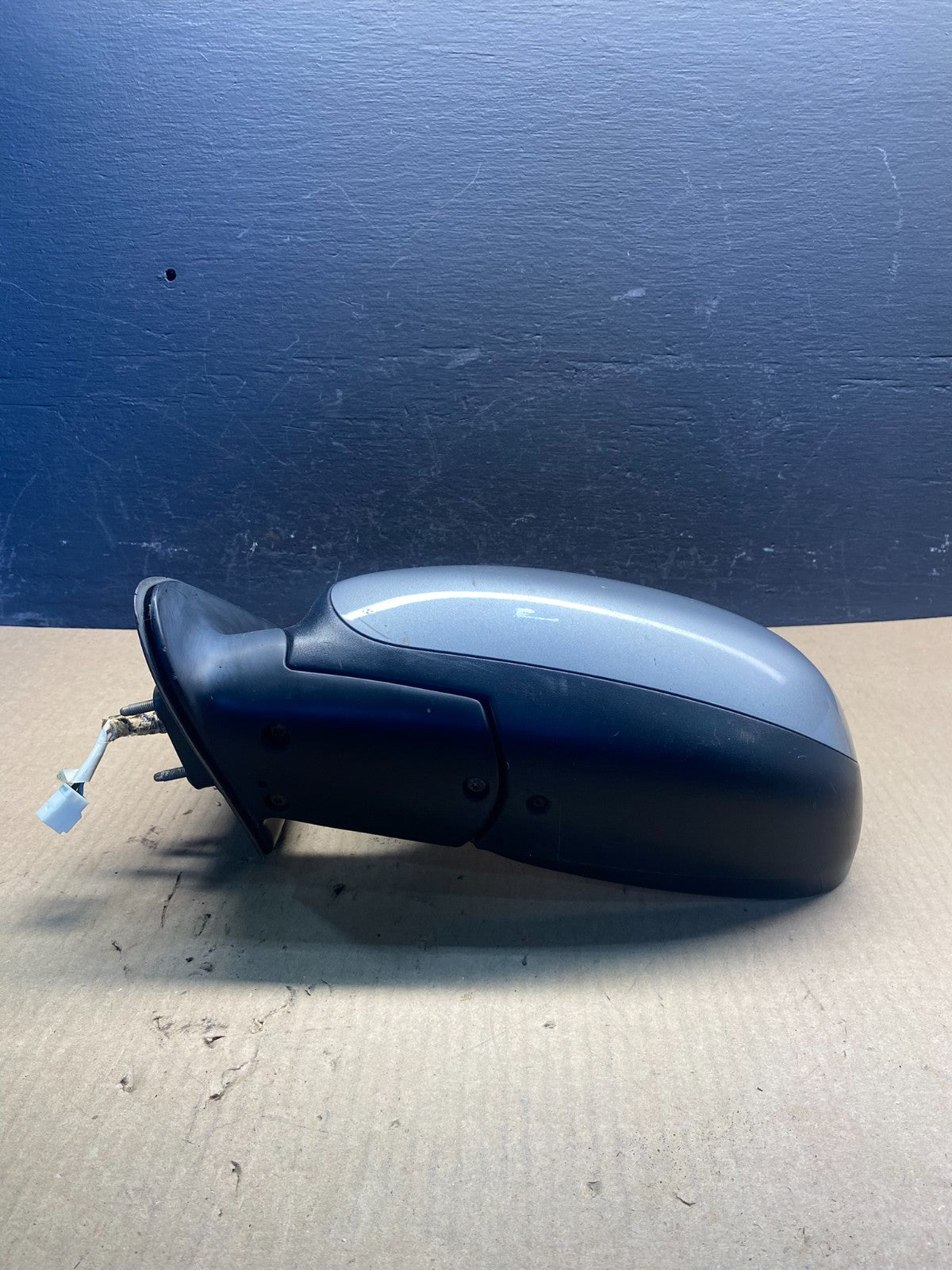 2001 to 2006 Toyota Sequoia Left Driver View Door Mirror ac8904 DG3