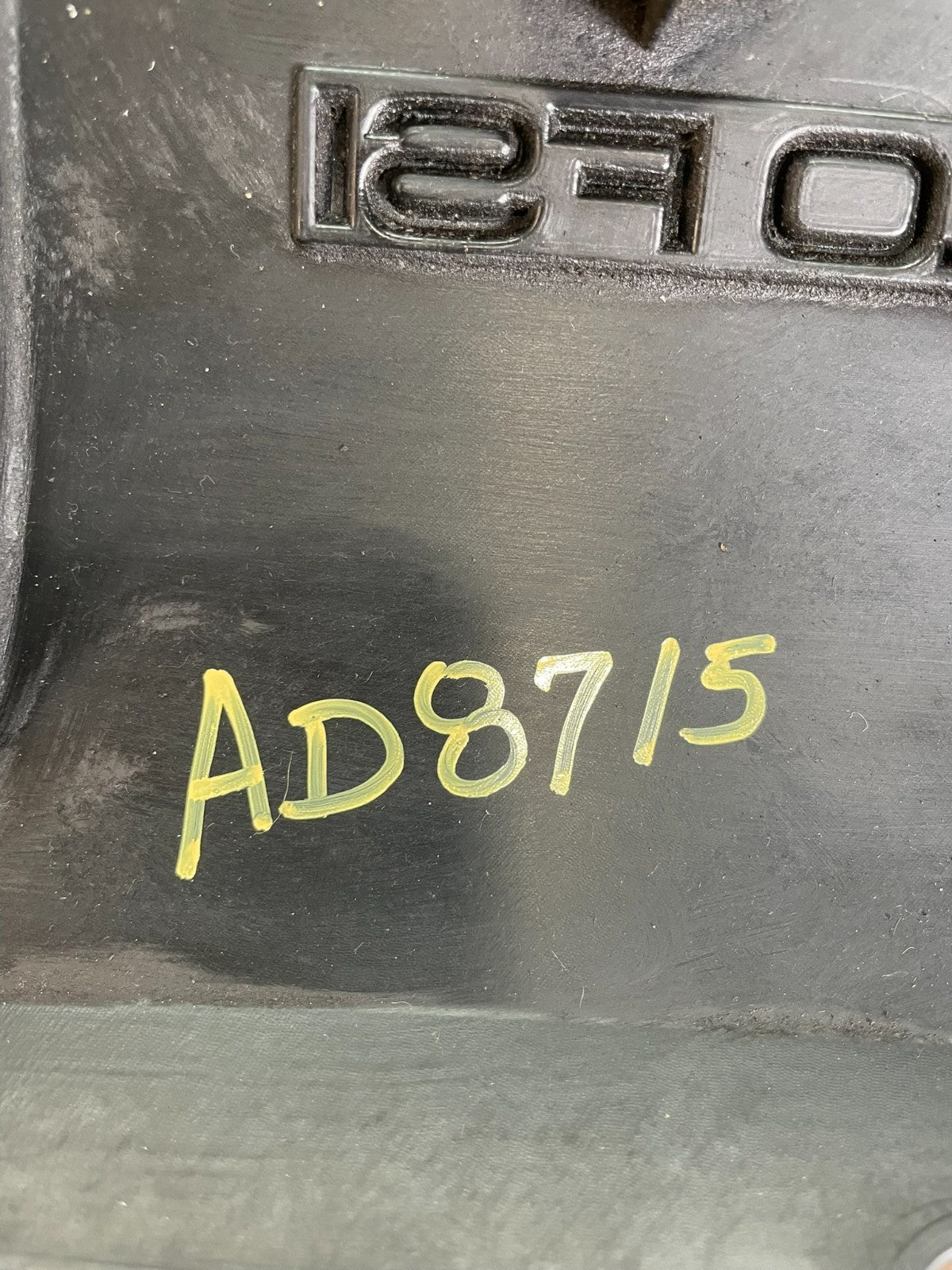 2005 to 2008 Audi A4 2.0L FSI Engine Cover Garnish AD8715 DW5