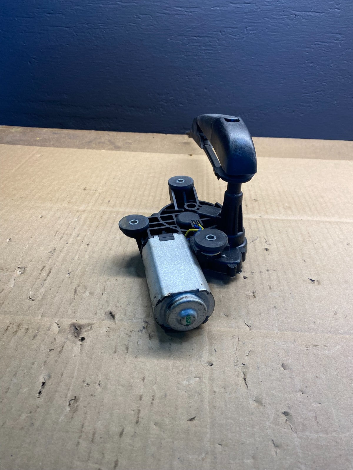 2012 - 2019 Fiat 500 Rear Wiper Motor Actuator Wiper Arm ab4114 DG4