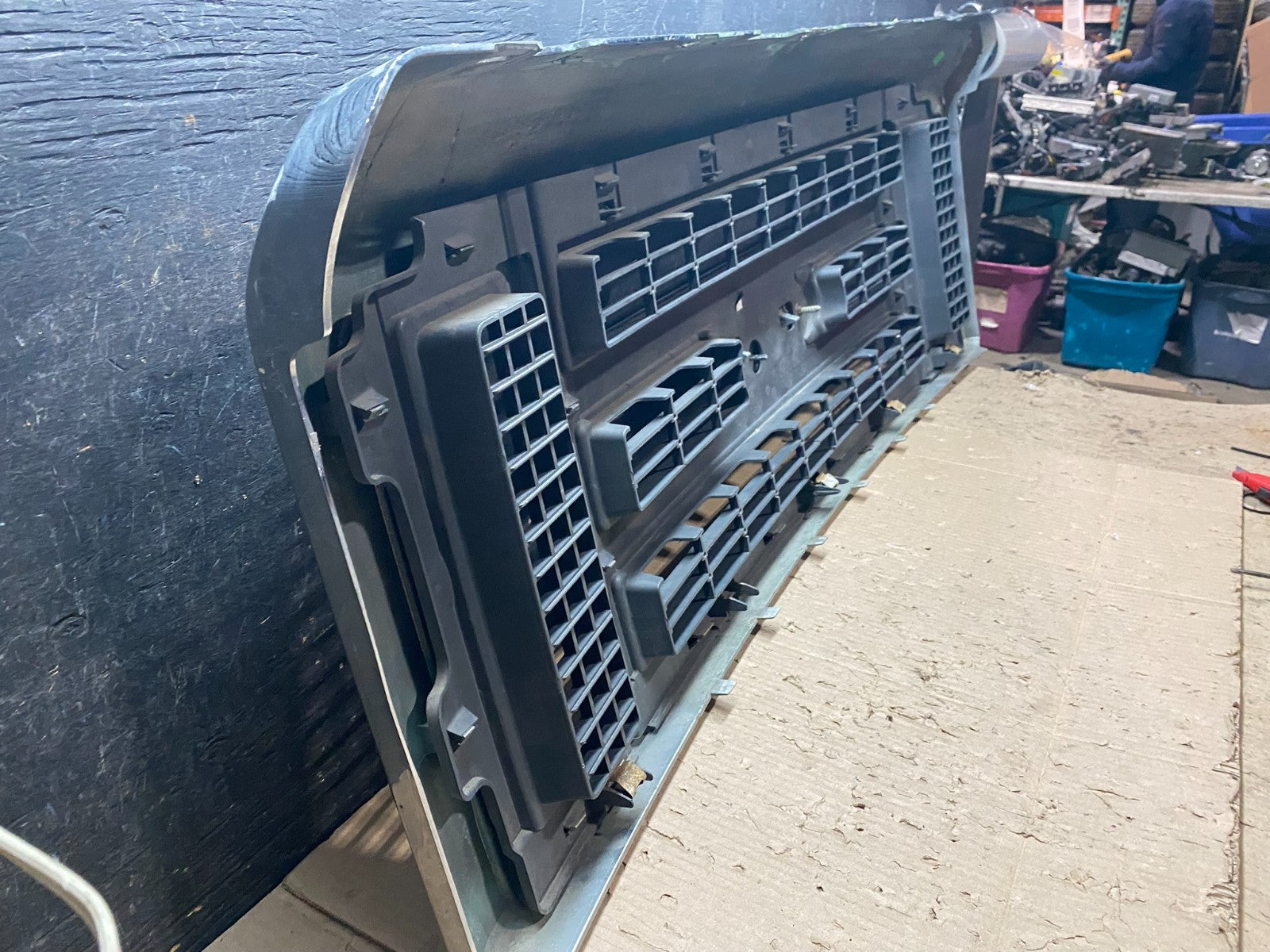 2008 to 2014 Ford Econoline E150 E250 Front Upper Chrome Grill Grille x8160 DG9