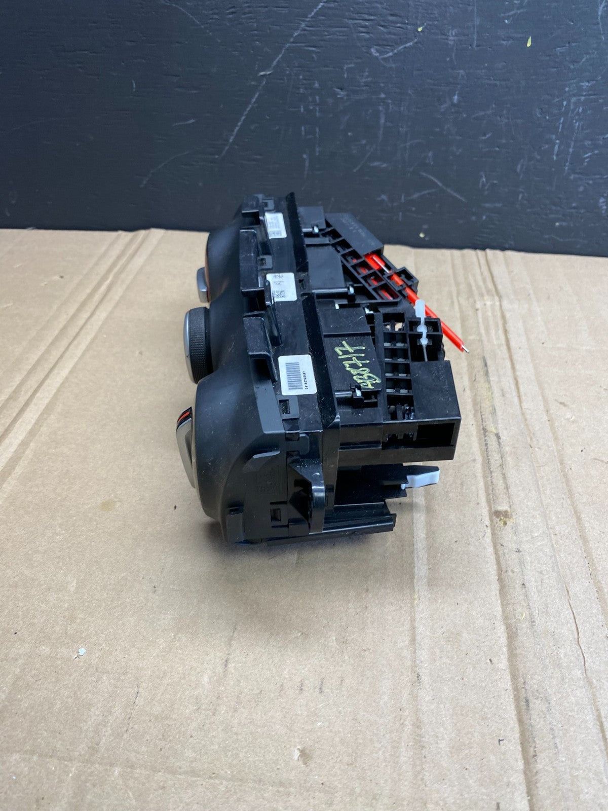 2018 - 2021 Hyundai Kona Temperature Climate Control Panel 97250-j9060 AB8717 DG2