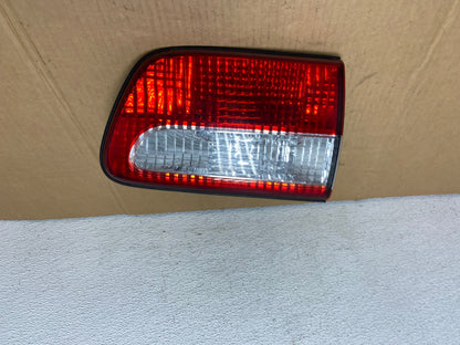 2001 - 2003 Toyota Sienna Right Passenger Rh Side Inner Tail Light AC7518 LK0