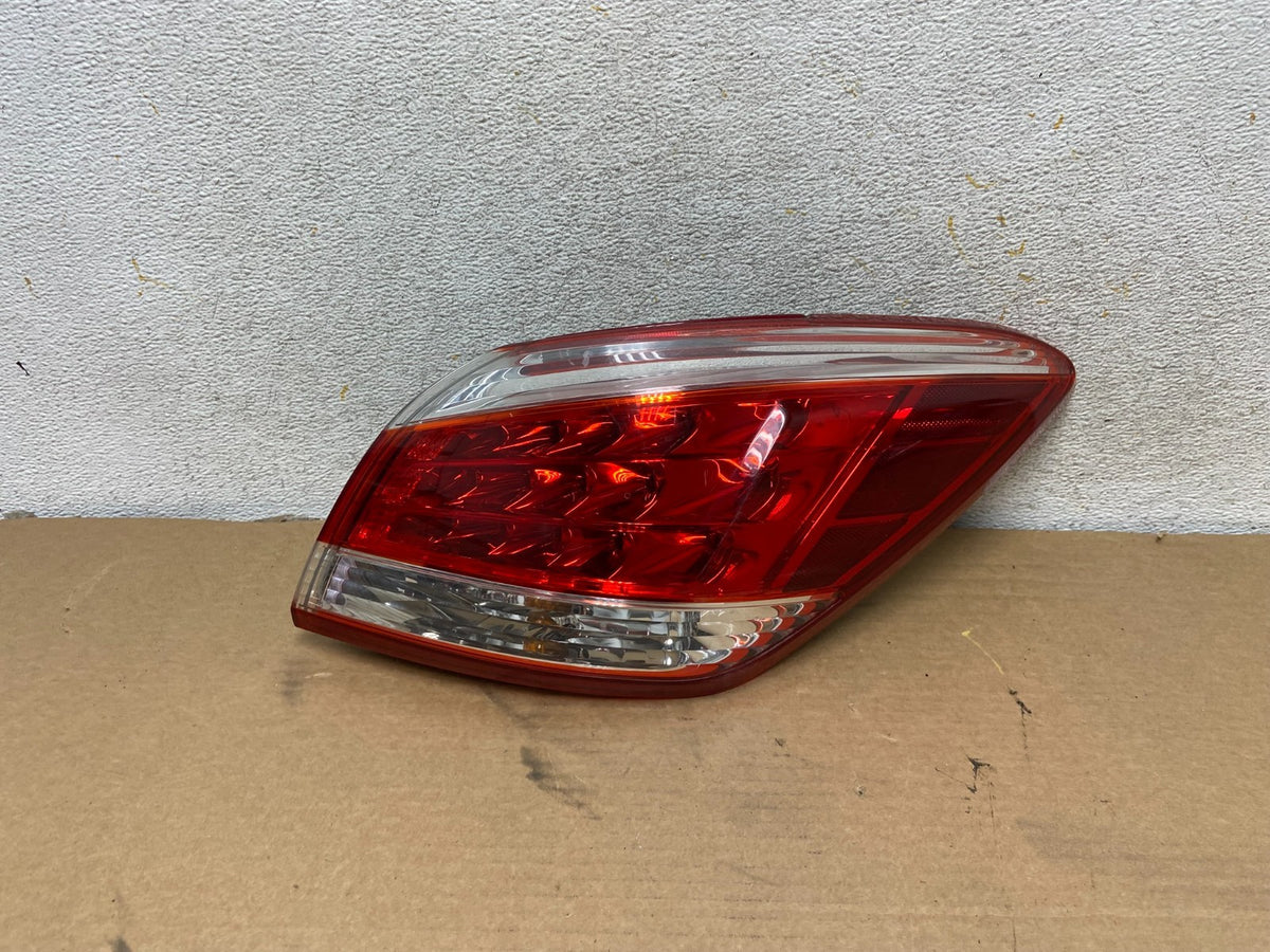 2011 - 2014 Nissan Murano Right Passenger Side RH Tail Light AH4458 DW0