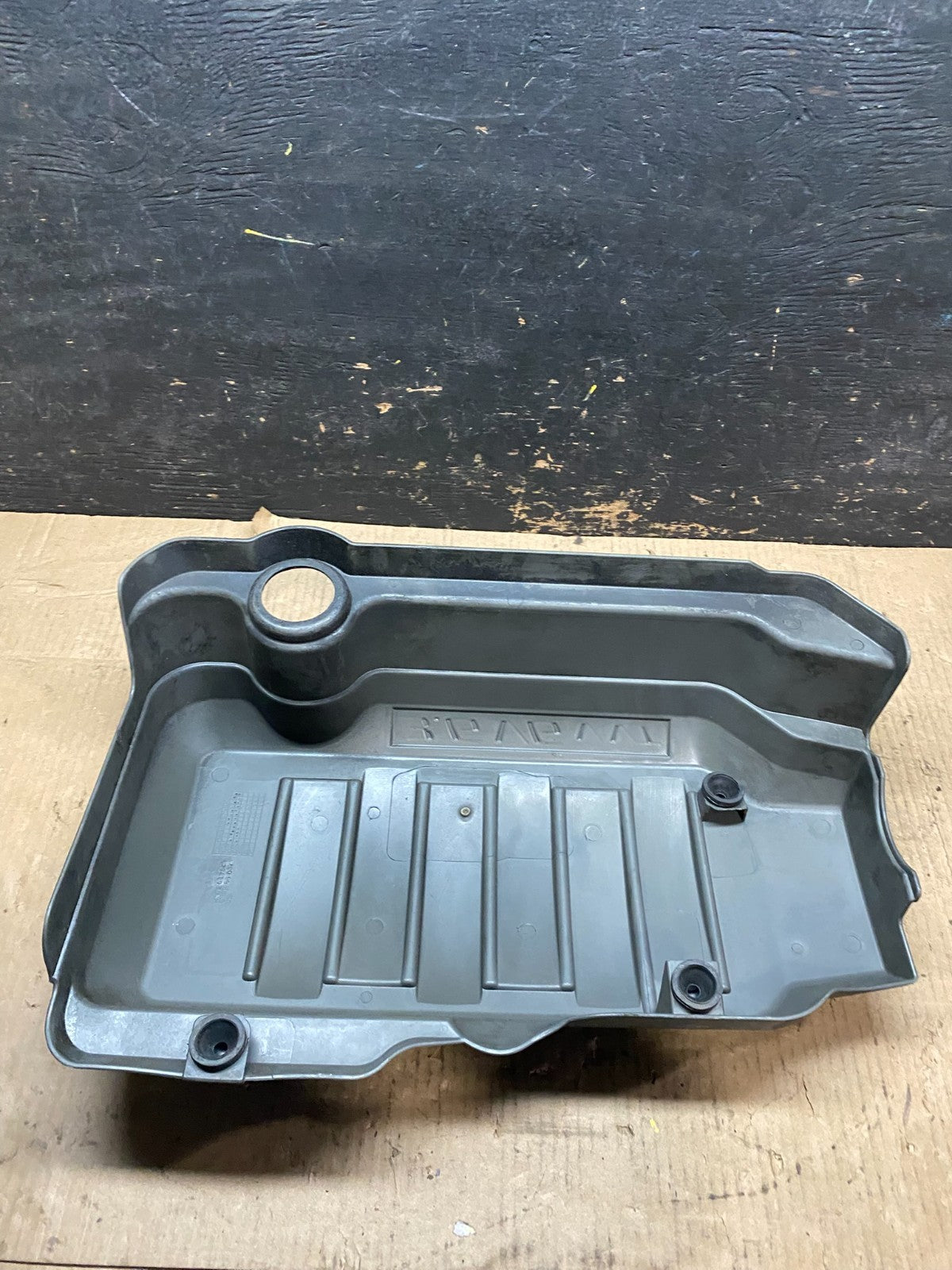 2007 to 2008 GMC Acadia 3.6L VVT Engine Cover Shield OEM u6117 DG4