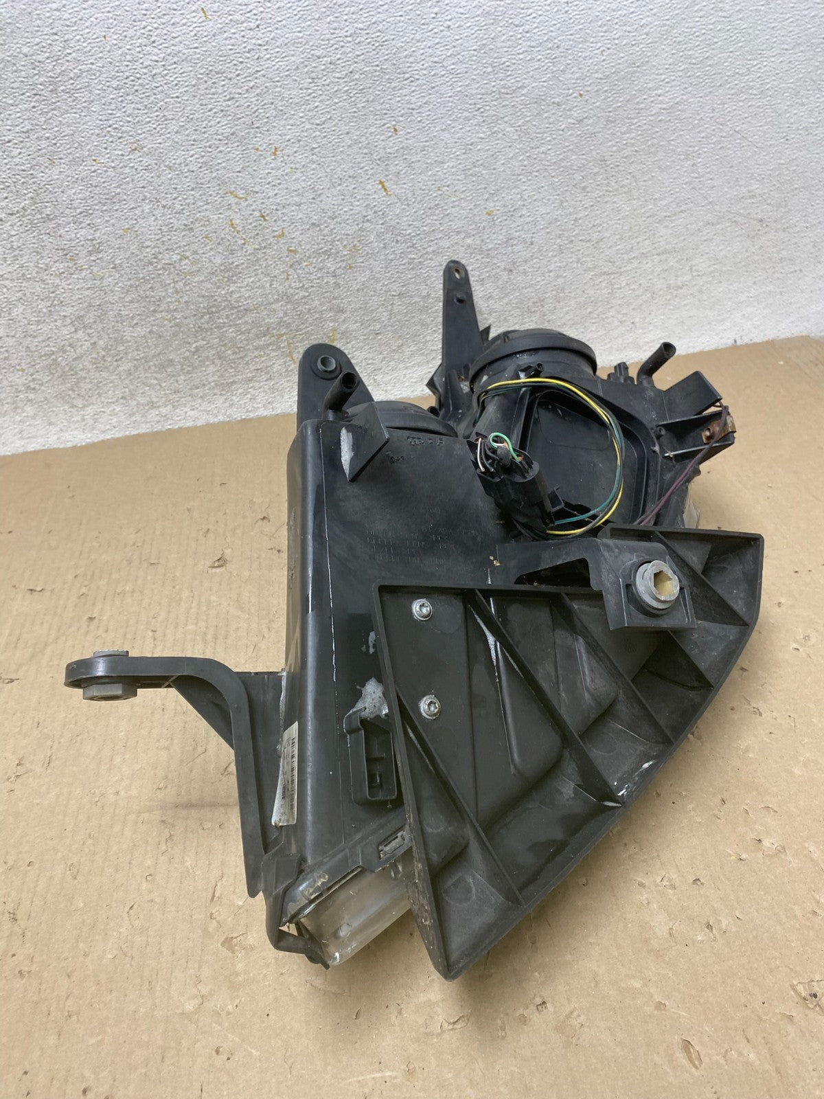 2007 to 2010 Saturn Outlook Right Passenger RH Halogen Headlight AH6881 DW7