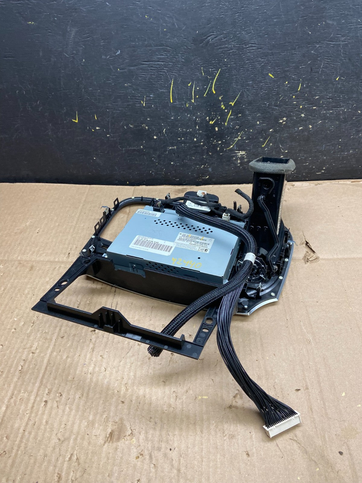 2011-2014 Chrysler 300 Dash A/C Climate Control Screen Radio Bezel OEM Y2440 DG4