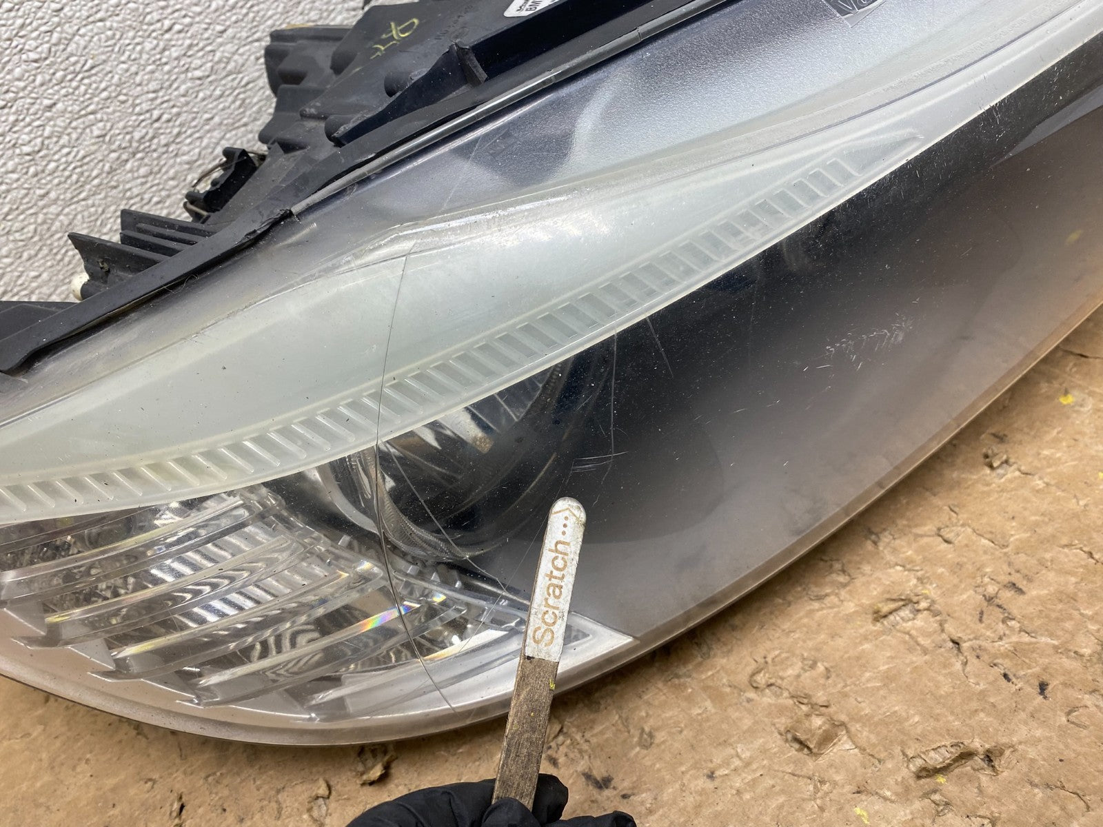 2009-2011 BMW 3 Series 328i 4/D Sedan Headlight Halogen Right Passenger V6388 DW3